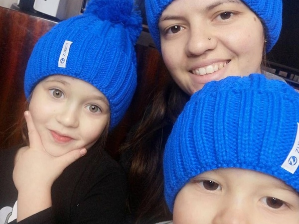 15,000 winter hats for Ukrainians